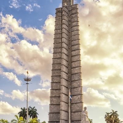 Plaza de la Revolución. The vultures circling the tower are common. Hmm.